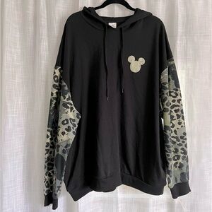 Disney Parks Animal Kingdom Mickey Mouse Safari Print 2023 Hoodie Pullover XXL